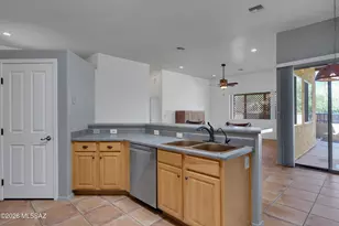 2702 S Falcon View Dr, Tucson, AZ 85713 - Photo 13