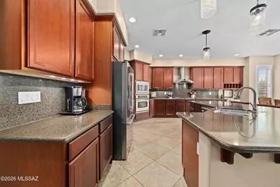 2501 E Bluejay Bluff Lane, Green Valley, AZ 85614 - Photo 17
