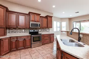8877 N Sky Dancer Cir, Tucson, AZ 85742 - Photo 9