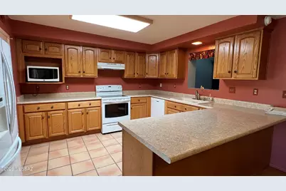 140 E San Vincent Drive, Green Valley, AZ 85614 - Photo 9