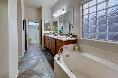 5745 N Winding Woods Place, Tucson, AZ 85718 - Photo 15