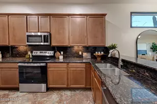 5745 N Winding Woods Pl, Tucson, AZ 85718 - Photo 9