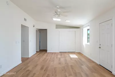 912 W Limberlost Drive, Tucson, AZ 85705 - Photo 5