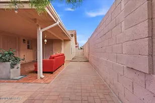 9920 N Outlaw Trail, Tucson, AZ 85742 - Photo 3