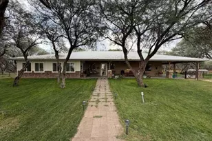 1220 E Heartleaf Ln E, Benson, AZ 85602 - Photo 1