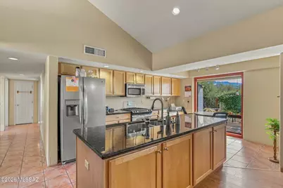 11748 N Via De La Verbenita, Tucson, AZ 85737 - Photo 7