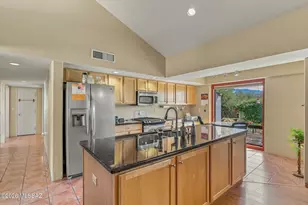 11748 N Via de la Verbenita, Tucson, AZ 85737 - Photo 7