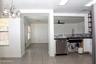5169 S Fox Trot Dr, Tucson, AZ 85746 - Photo 5