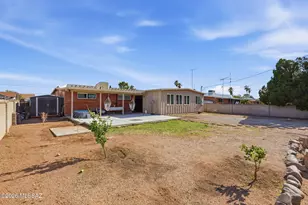 7457 E Beverly Dr, Tucson, AZ 85710 - Photo 25