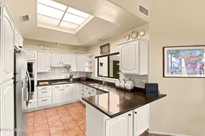 841 E Mount Wrightston Loop, Green Valley, AZ 85614 - Photo 13