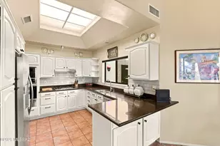 841 E Mt Wrightston Loop, Green Valley, AZ 85614 - Photo 13