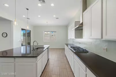 11239 E Lupine Flower Drive, Tucson, AZ 85747 - Photo 13