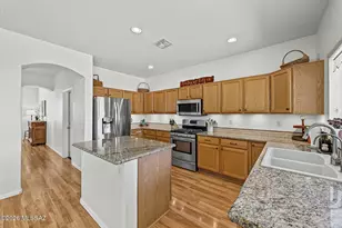 9449 N Weather Hill Dr, Tucson, AZ 85743 - Photo 15