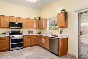 9869 E Spanish Flower Ct, Tucson, AZ 85748 - Photo 11