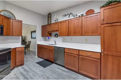 709 W Sunlight Lane, Tucson, AZ 85704 - Photo 17