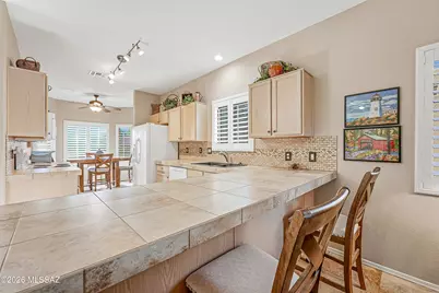 172 N Running Spring Drive, Green Valley, AZ 85614 - Photo 15