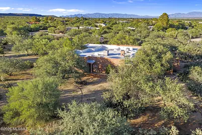 1605 S Camino Del Sol, Green Valley, AZ 85622 - Photo 7