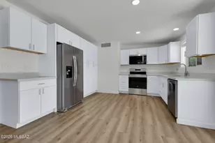 7048 N Northlight Dr, Tucson, AZ 85741 - Photo 19