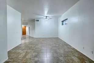8546 N Sunny Rock Ridge Dr, Tucson, AZ 85743 - Photo 5