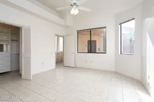 352 N Royal Bell Dr, Green Valley, AZ 85614 - Photo 17