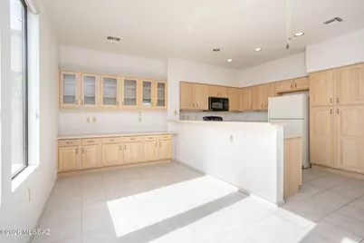 352 N Royal Bell Drive, Green Valley, AZ 85614 - Photo 13