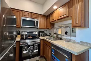 1810 E Blacklidge Dr, Tucson, AZ 85719 - Photo 17