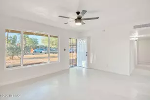 2303 E Beverly Dr, Tucson, AZ 85719 - Photo 9