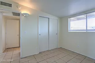 402 E Yavapai Rd, Tucson, AZ 85705 - Photo 15