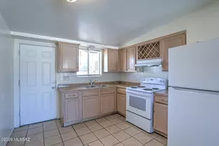 402 E Yavapai Rd, Tucson, AZ 85705 - Photo 9