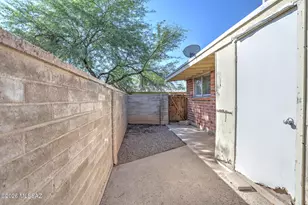 402 E Yavapai Rd, Tucson, AZ 85705 - Photo 21