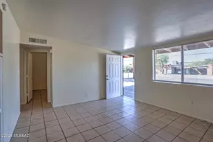 402 E Yavapai Rd, Tucson, AZ 85705 - Photo 5