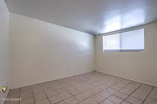 402 E Yavapai Rd, Tucson, AZ 85705 - Photo 11