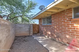 402 E Yavapai Rd, Tucson, AZ 85705 - Photo 21
