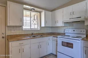 402 E Yavapai Rd, Tucson, AZ 85705 - Photo 33