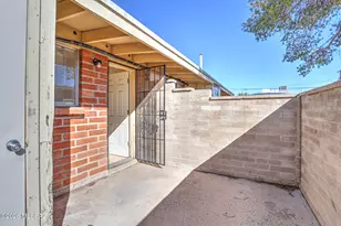 402 E Yavapai Rd, Tucson, AZ 85705 - Photo 23