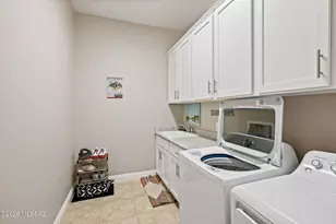 13725 N Hidden Springs Dr, Oro Valley, AZ 85755 - Photo 33