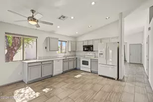 8596 N Sayante Way, Tucson, AZ 85743 - Photo 11