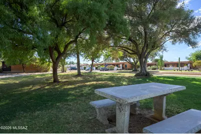 328 S Paseo Pena #C, Green Valley, AZ 85614 - Photo 17