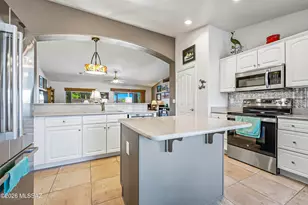 989 N Rhodes Dr, Green Valley, AZ 85614 - Photo 13
