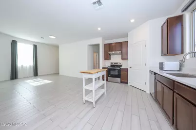 10554 W Harrigan Drive, Marana, AZ 85653 - Photo 11