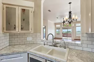 512 W Riverdale Ct, Green Valley, AZ 85614 - Photo 17