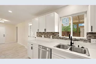 6558 S Iberia Circle, Tucson, AZ 85757 - Photo 13