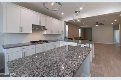 13755 E Silver Pine Trail, Vail, AZ 85641 - Photo 9