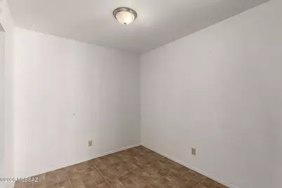 1620 N Wilmot Road #UNIT E258, Tucson, AZ 85712 - Photo 7