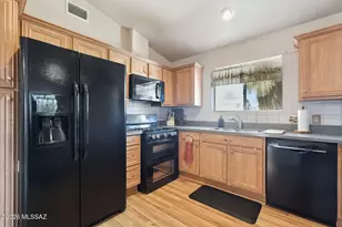 9340 N Denise Ann Pl, Tucson, AZ 85742 - Photo 7