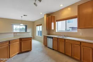 548 W Tiger Shark Rd, Tucson, AZ 85706 - Photo 5