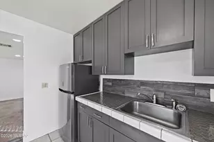 218 E Linden St, Tucson, AZ 85705 - Photo 9