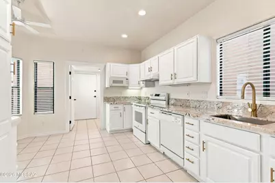 6078 N Running Deer Circle, Tucson, AZ 85750 - Photo 19