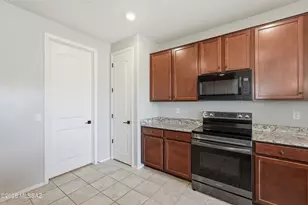 4479 S Sunrise Bluff Way, Tucson, AZ 85730 - Photo 11