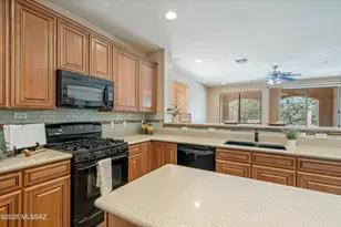 12403 N Wing Shadow Ln, Marana, AZ 85658 - Photo 11